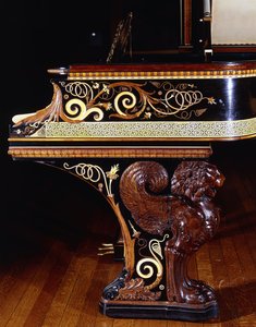 Ein sehr wichtiges Klavier, entworfen von Sir Lawrence Alma-Tadema, Mechanik von Steinway New York. Gebaut 1887