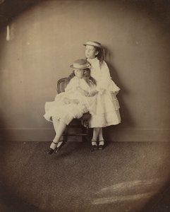 Julia und Ethel Arnold