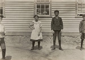 Edward St. Germain und seine Schwester Delia, Fabrikarbeiter, Phoenix, Rhode Island, April 1909