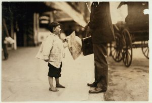 6-jähriger Zeitungsjunge Hyman verkauft Zeitungen bis 18 Uhr in Lawrence, Massachusetts, 1911