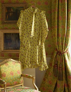 Kleid der Gräfin von Burlington von Vetements, Frühling/Sommer 2016, Chatsworth House (Foto) von Unbekannt Unbekannt