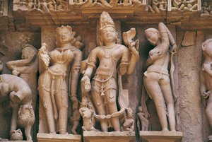Skulpturen, Lakshmana-Tempel, Khajuraho-Gruppe von Denkmälern (UNESCO-Weltkulturerbe)