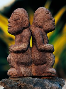 Tiki-Götter, Marquesas-Inseln, Französisch-Polynesien (Überseegebiet der Französischen Republik) von Unbekannt Unbekannt