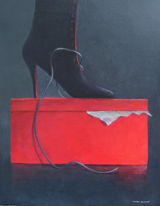 Stiefel auf einer roten Kiste von Lincoln Seligman