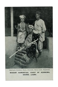 Madam Hamonyah, Häuptling von Kennema, Sierra Leone, ca. 1905-07 von Lisk Carew Brothers
