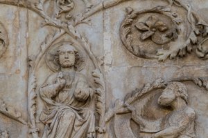 Jessebaum und messianische Prophezeiungen, Detail, Geschichten aus der Genesis, Basreliefs von Lorenzo Maitani (vor 1275-1330), zweite Säule, Fassade des Doms von Orvieto, Umbrien, Italien