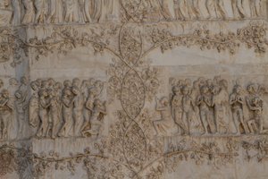 Szenen des Jüngsten Gerichts, Geschichten der Apokalypse, Basreliefs von Lorenzo Maitani und Assistenten, vierte Säule, Fassade des Doms von Orvieto, Umbrien, Italien
