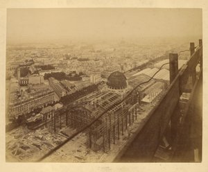 Luftaufnahme eines im Bau befindlichen Ausstellungsgebäudes von Louis Emile Durandelle