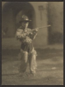 [Kleiner Junge im Cowboy-Outfit] von Louis Fleckenstein