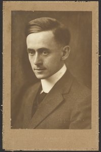Porträt eines Mannes mit hohem Kragen von Louis Fleckenstein