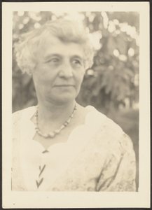 Porträt einer Frau von Louis Fleckenstein