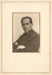 Walter Gropius 1883-1969, frühe 1920er Jahre von Louis Held