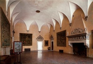 Salon des Herzogspalastes, realisiert unter der Herrschaft von Herzog Federico da Montefeltro, entworfen von Architekt Luciano Laurana und vollendet von Francesco di Giorgio Martini. 15. Jahrhundert Urbino, Italien
