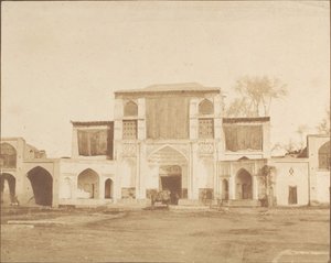 Äußere Eingang zum Königspalast, Teheran von Luigi Pesce