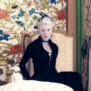 Daphne Guinness für AïE Magazin, um 2011