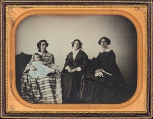 Porträt einer Mutter, eines Kindes und zweier Frauen von Luther Holman Hale