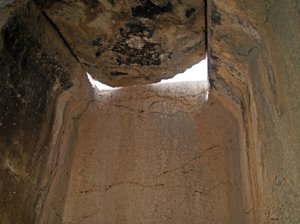 Im Inneren eines Säulengrabes, Xanthos, Türkei