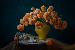 Herbst-Dahlien-Stillleben von Lydia Jacobs