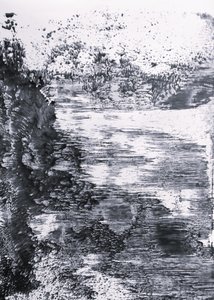 Monochrome Flussreflexion von Maira Ribena