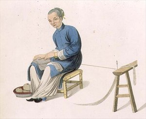 Eine alte Frau, die Baumwolle spinnt, Tafel 57 aus 
