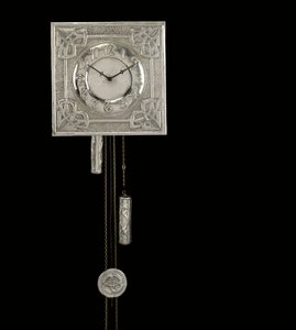 Wanduhr, ca. 1910 von Margaret Gilmour