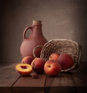 Frische Pfirsiche Stillleben von Margareth Perfoncio