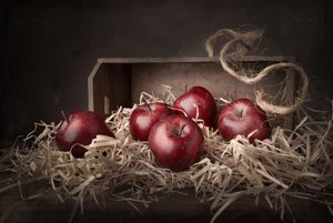 Rustikale Ernteäpfel von Margareth Perfoncio