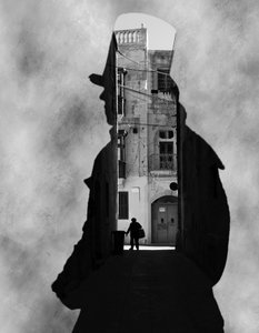 Silhouette des Mannes in der Gasse von Martin Agius