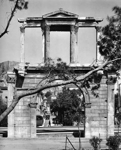Hadriansbogen, Athen, 1937 von Martin Hurlimann
