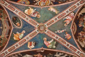 Ansicht des Gewölbes mit Fresko der vier Evangelisten, der dreigesichtigen Dreifaltigkeit und des Lebensbaums, des Mystischen Lamms, des segnenden Jesuskindes in der Krippe und des auferstandenen Christus, Contrari-Kapelle, Vignola-Festung, ca. 1420