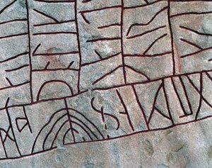Detail des Runensteins in Rök, Östergötland, Schweden