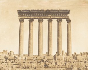 Kolonnade des Sonnentempels, in Baalbek Heliopolis, 15. September 1850 von Maxime Du Camp