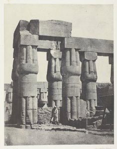 Luxor, Säulengruppe im Palast; Theben