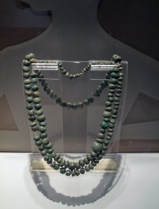 Jadehalsband, Spätklassische Periode, 600-900 n. Chr. (Jade) von Mayan
