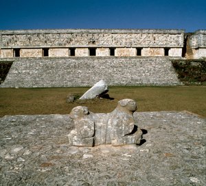 Ansicht des Gouverneurspalastes, Altar der zwei Jaguare, 9.-10. Jahrhundert