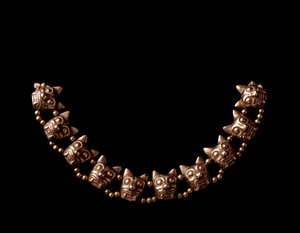 Goldene Halskette mit Jaguarköpfen. 600-1100 n. Chr. Von Iximche, Chimaltenango, Guatemala. Guatemala, Museo Nazionale di Archeologia e Etnologia von Mayan Mayan