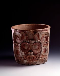 Präkolumbische Kunst, Maya-Zivilisation, klassische Periode: Vase mit Darstellung des Sonnengottes. Aus Peten, Guatemala. Guatemala, Museo Nazionale di Archeologia e Etnologia