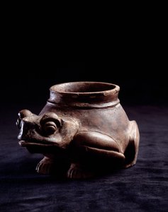 Präkolumbische Kunst, Maya-Zivilisation, späte klassische Periode: zoomorphe Tonvase in Form eines Frosches (oder einer Schildkröte)