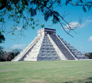 Präkolumbische Zivilisation: Blick auf die Stätte von Chichen Itza
