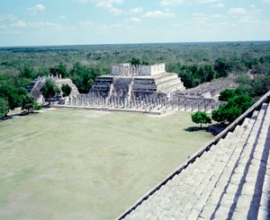 Präkolumbische Zivilisation: Ansicht der Stätte von Chichen Itza in der Region Yucatan