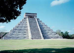 Präkolumbische Zivilisation: Blick auf die Stätte von Chichen Itza in der Region Yucatan. Maya-Zivilisation, klassische Periode und Maya-Renaissance, 750-1200 n. Chr. Mexiko