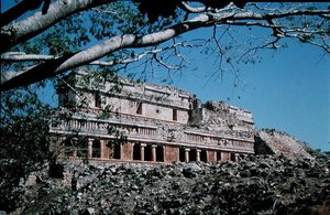 Blick auf den Großen Palast von Mayan Mayan