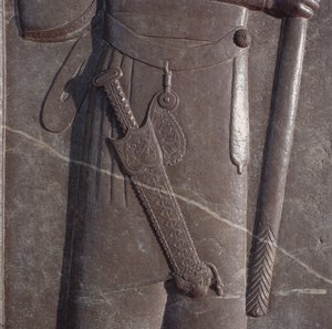 Schnitzerei des Schwertes des Waffenträgers von Xerxes, Relief in der Audienzhalle von Persepolis von Median School