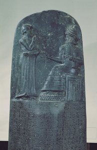 Relieffigur des Sonnengottes Shamash, der König Hammurabi seine Gesetze diktiert, auf seinem berühmten Gesetzescode, Altbabylonische Periode, 1760 v. Chr. von Mesopotamian