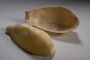 Zweiteiliges Gefäß in Form einer Ente (Alabaster)