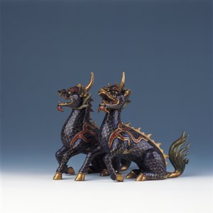 Paar sitzende Qilin von Ming Dynasty   Wanli Period Chinese School