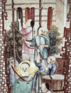 Detail von einer Vase, die Männer beim Färben von Seide darstellt von Ming Dynasty Chinese School