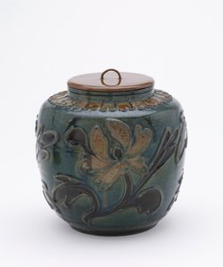 Polychrome Krug mit Lackdeckel
