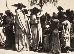 „Ein Imperium aufbauen“ im faschistischen Zeitalter: Muslimische Mädchen, 09/05/1936 von Modestino Baldinetti