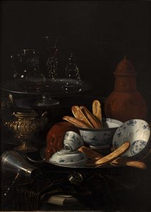 Stillleben mit Blau und Porzellan und Toast